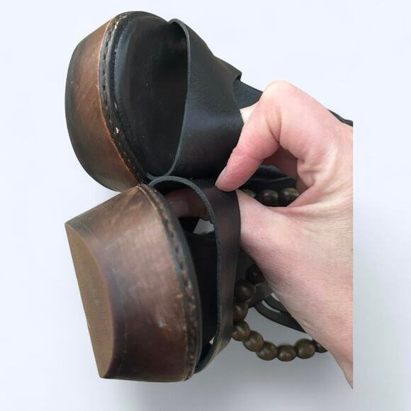 Ugg Naima Wood Platform Heel Sandals Women's size 7  Black Beaded Boho Retro - Picture 7 of 13